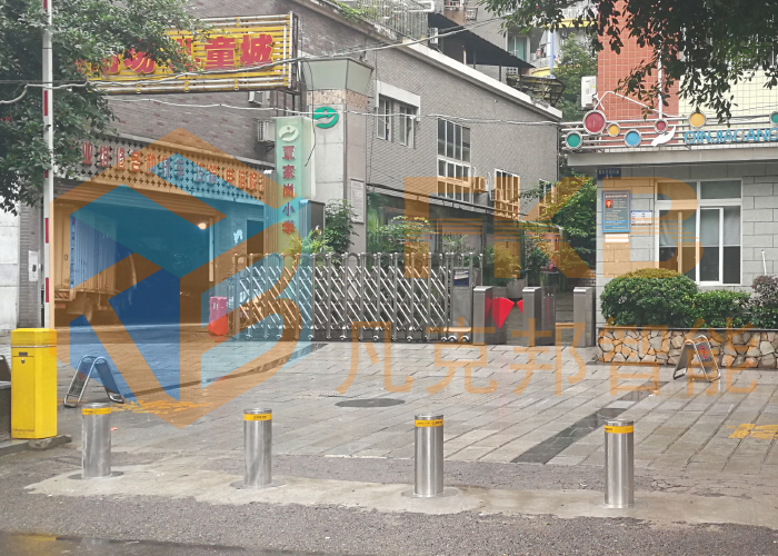 覃家岗小学防撞升降桩