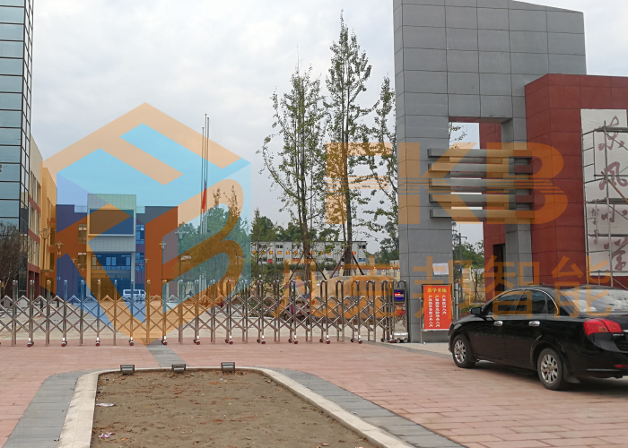 东风小学电动伸缩门